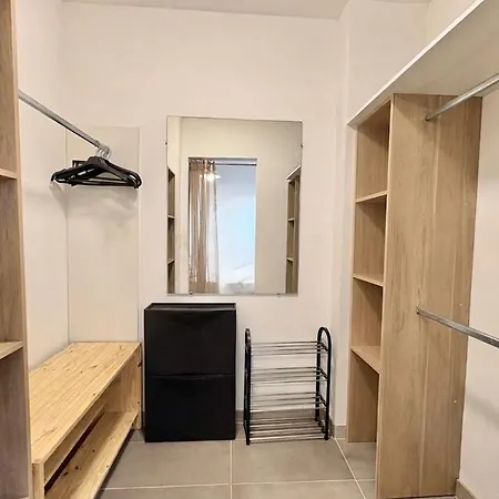 Apartment T2, Proche Centre-ville De *